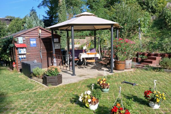 20250821-090319-neu-gestalteter-sitzplatz43F16617-49EC-CBEE-8102-D7FF62AFC865.jpg