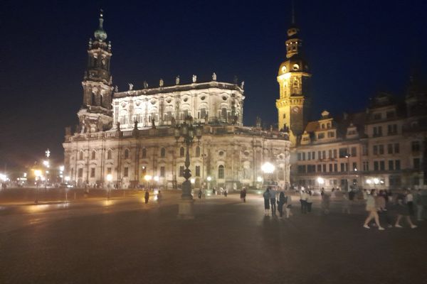 theaterplatzFC3A60DA-751F-C086-437E-E6512DF238E9.jpg